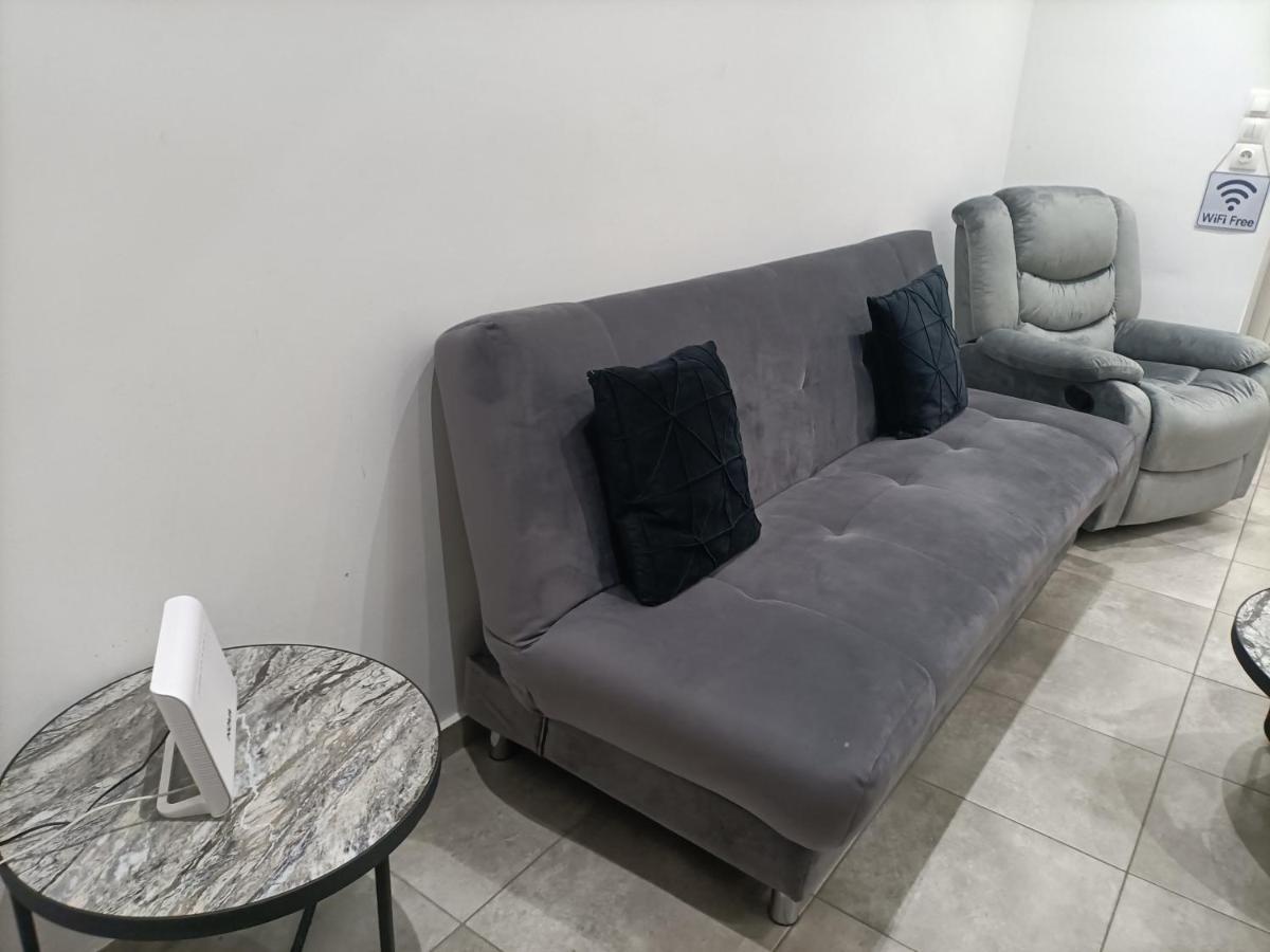 Travelers Tranquil & Chillout Apt Apartment เอเธนส์ ภายนอก รูปภาพ