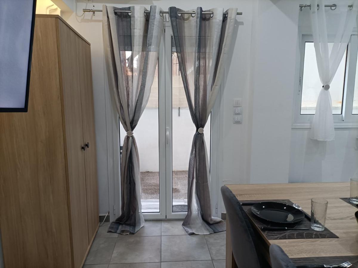 Travelers Tranquil & Chillout Apt Apartment เอเธนส์ ภายนอก รูปภาพ