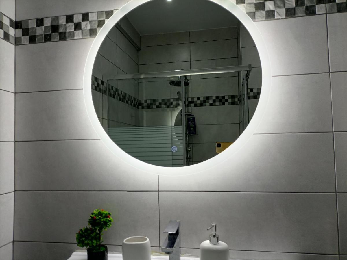 Travelers Tranquil & Chillout Apt Apartment เอเธนส์ ภายนอก รูปภาพ